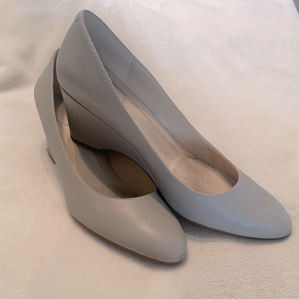 Cole Haan Size 10 Gray wedge